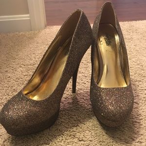 Multicolor Glitter Pumps